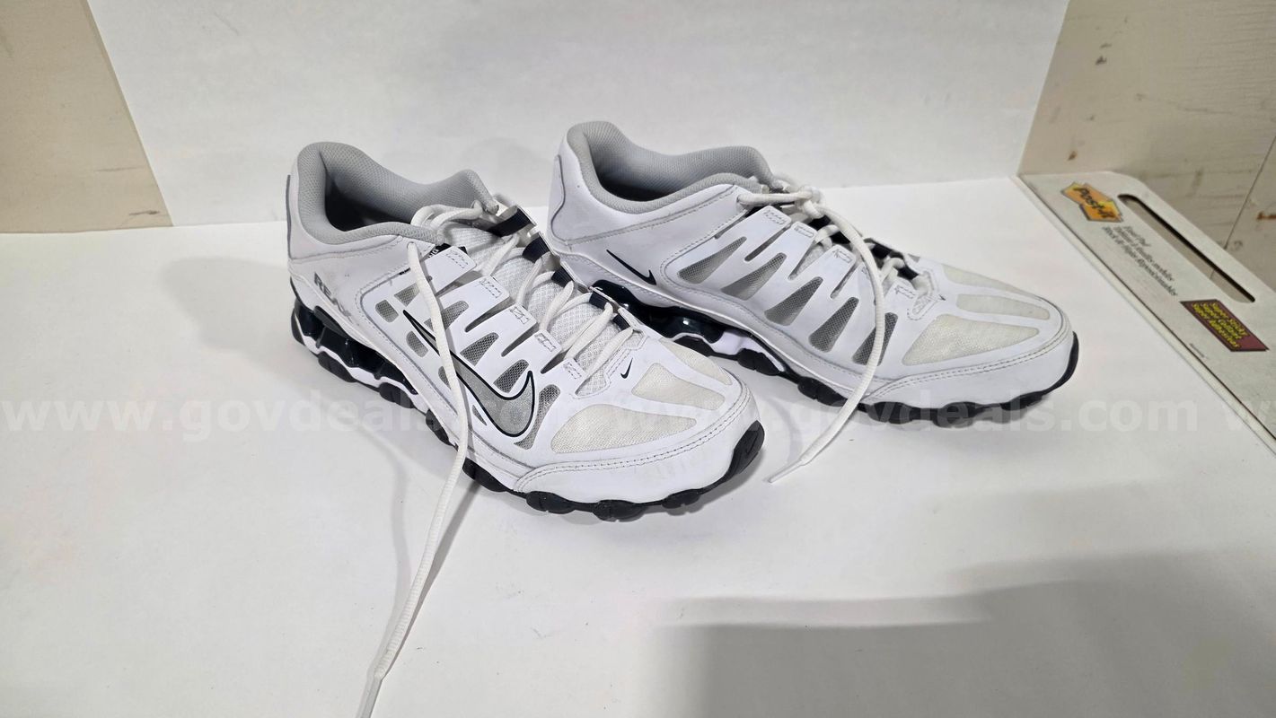 Nike REAX Shoe (size 10.5) (Anchorage, AK)