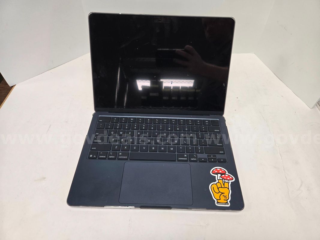 MacBook Air 13" with M4 Chip *For Parts* (Anchorage, AK)