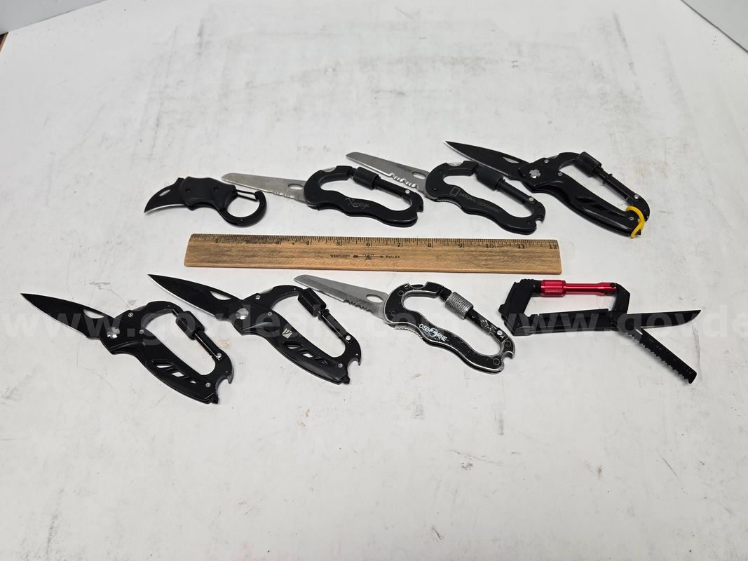 Carabiner Folding Knives (Anchorage, AK)