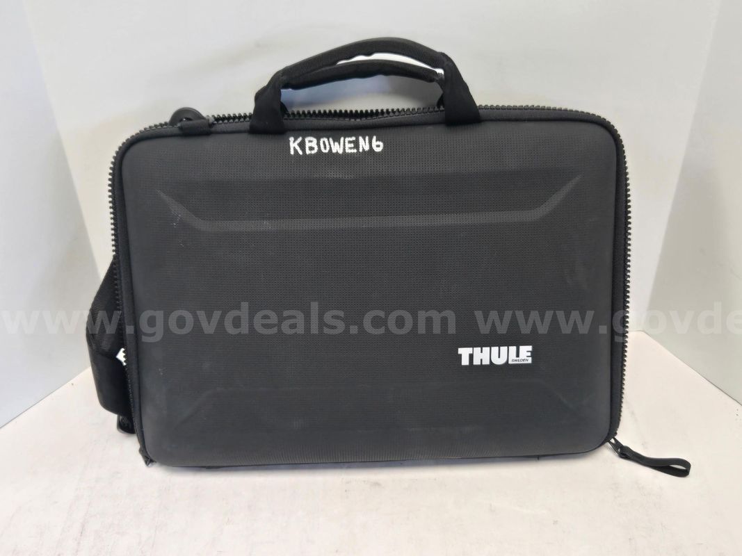 Thule Gauntlet Attache Hard-Shell Laptop Case (Anchorage, AK)