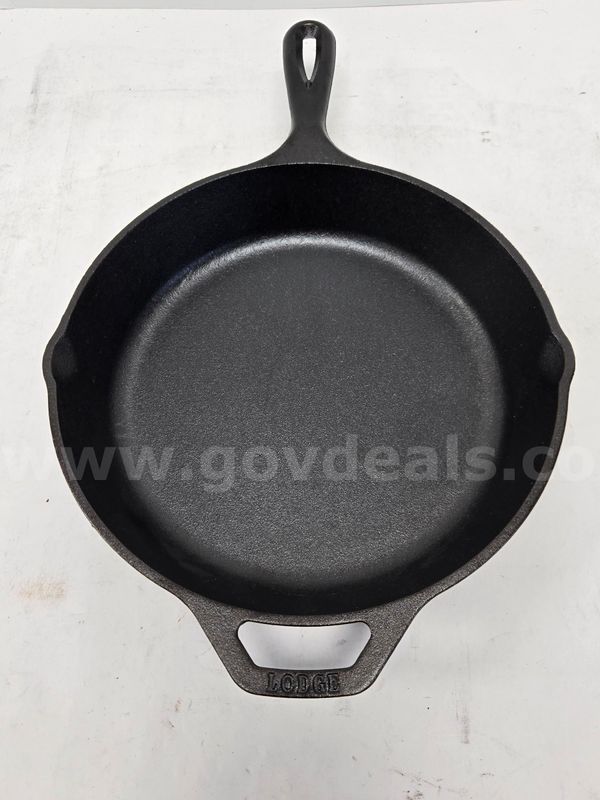 Lodge 12" Butterfly Dolly Parton Cast Iron Skillet (Anchorage, AK)