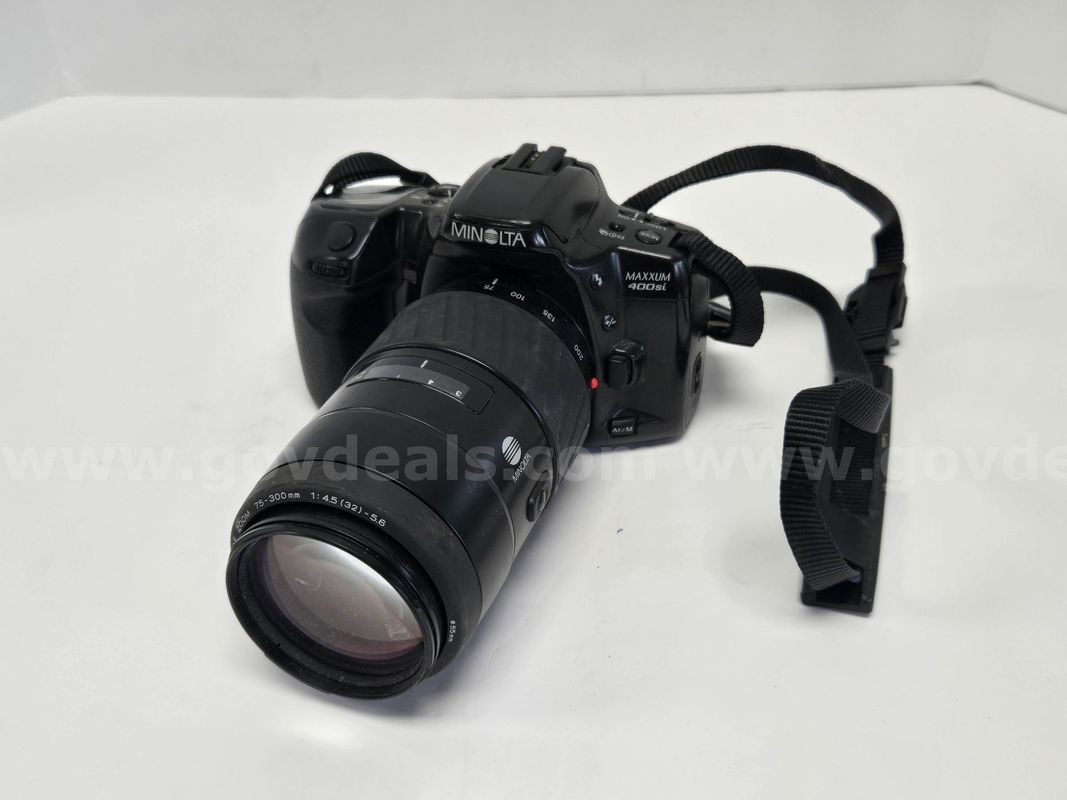 Minolta Maxxum 400si Film Camera w/ AF 75-300 Lens (Anchorage, AK)