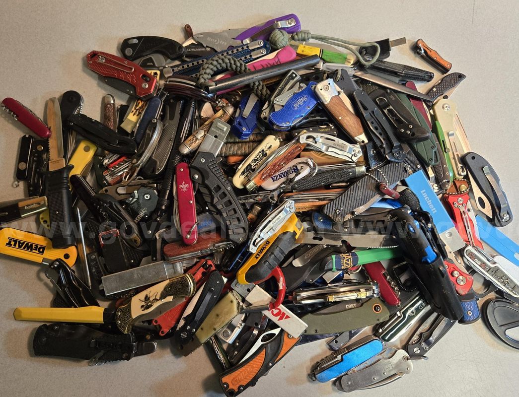 Assorted Knives (Juneau, AK)