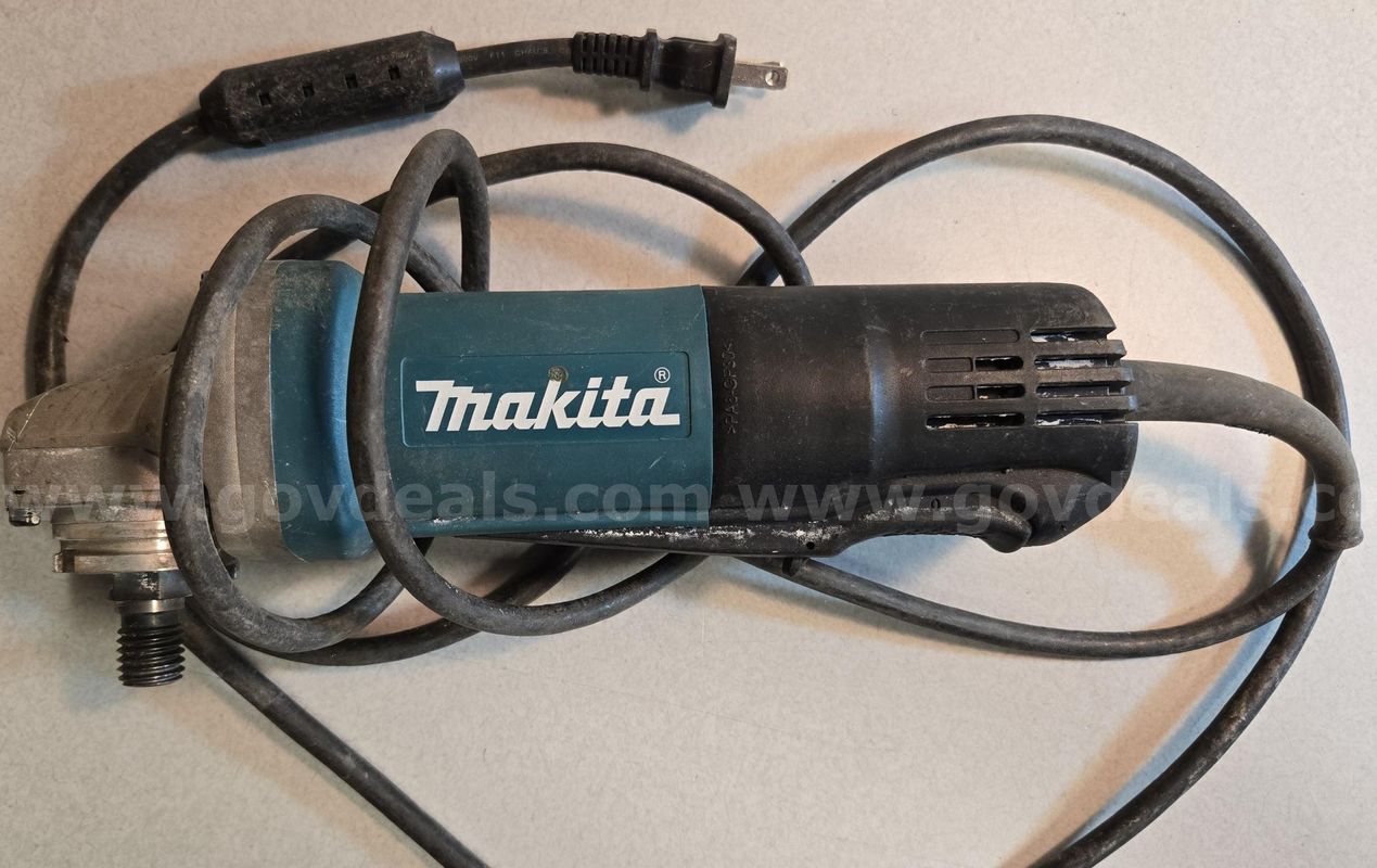 Makita 9557PB 4-1/2" Paddle Switch Angle Grinder, (Juneau, AK)