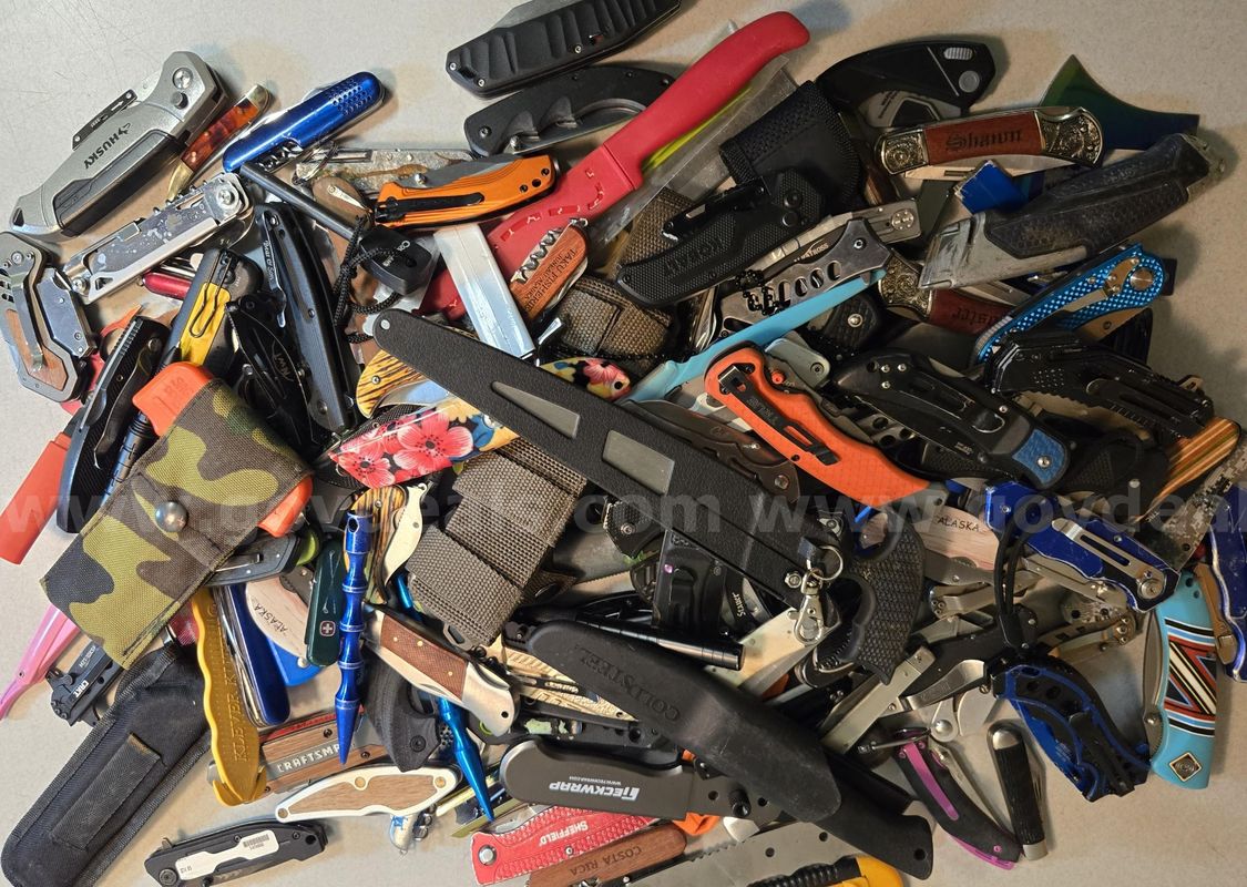 Assorted Knives (Juneau, AK)