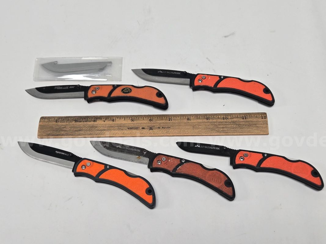 Outdoor Edge Folding Knives w/ Extra Blades (Anchorage, AK)
