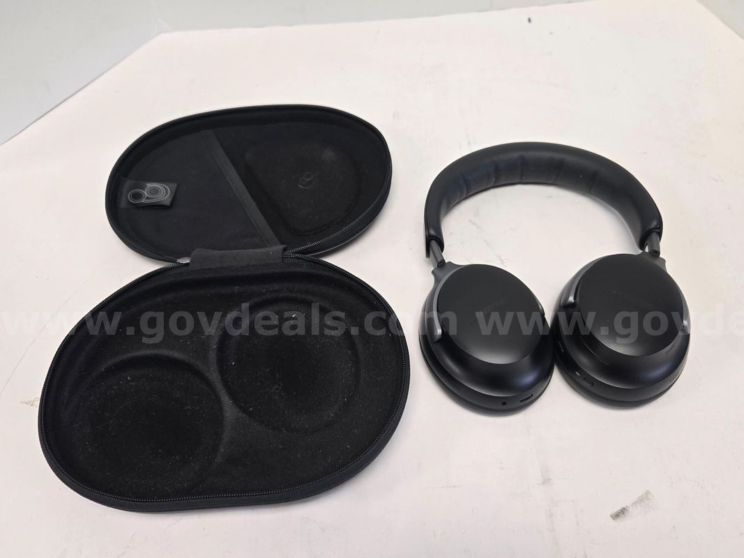 Bose Wireless Headphones (Anchorage, AK)