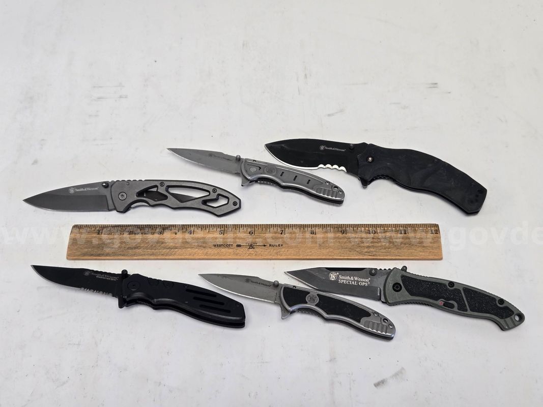 Smith & Wesson Folding Knives (Anchorage, AK)