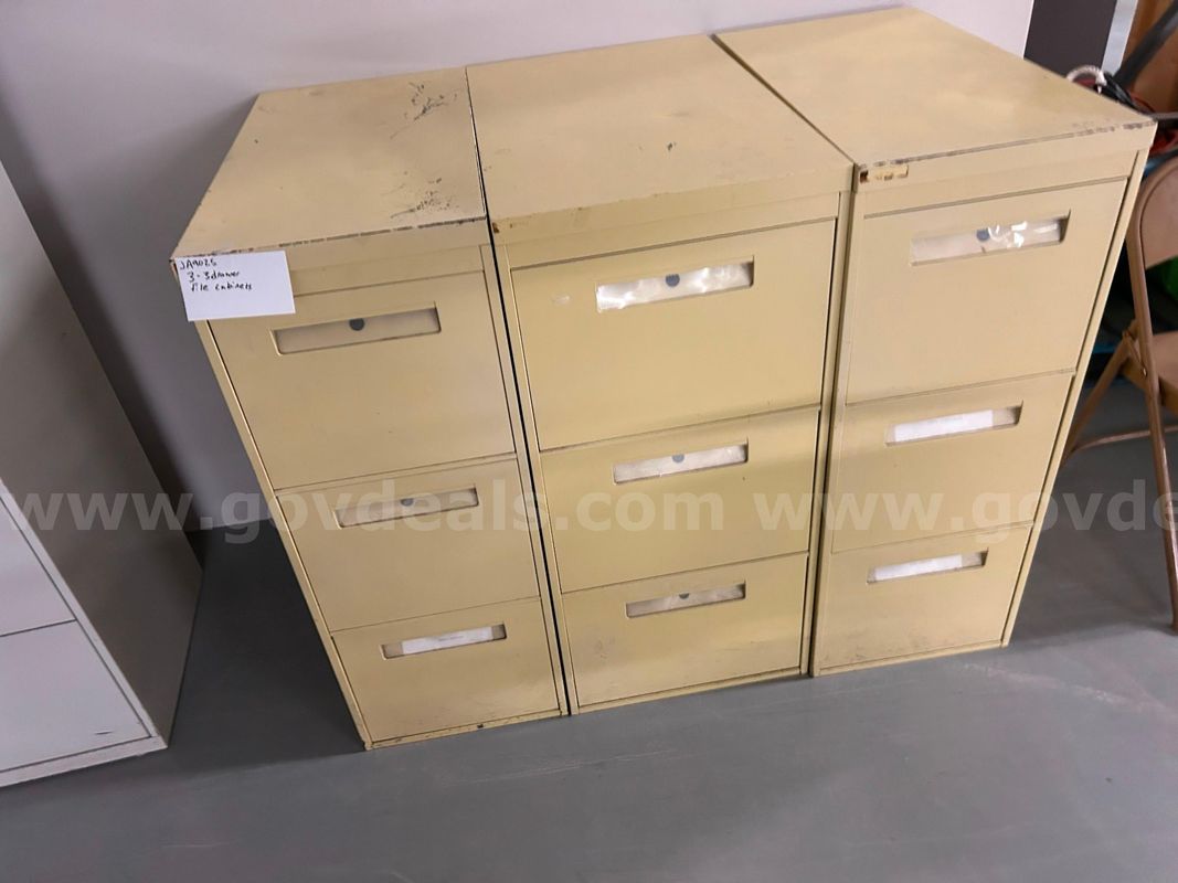 3 File Cabinets(3 Drawer)