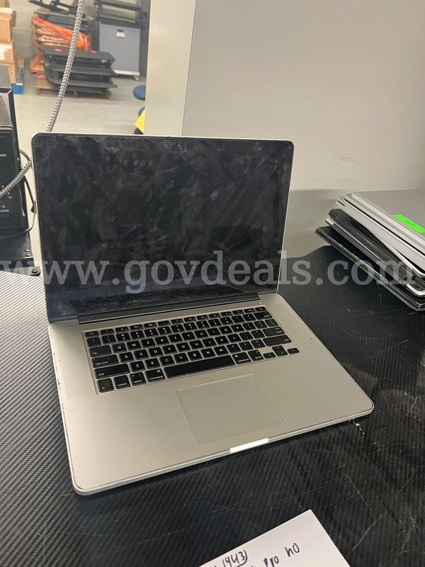 Macbook Pro**NO HDD/SSD