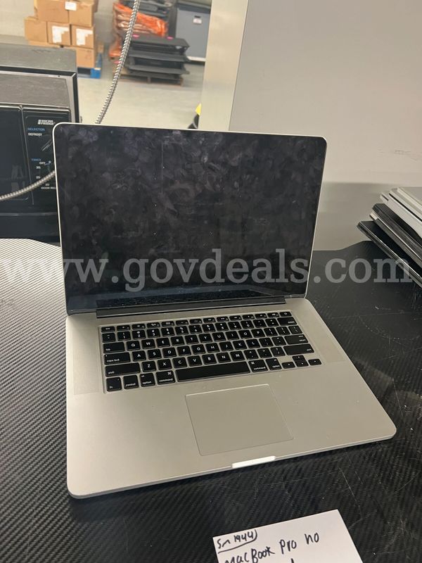 Macbook Pro**NO HDD/SSD