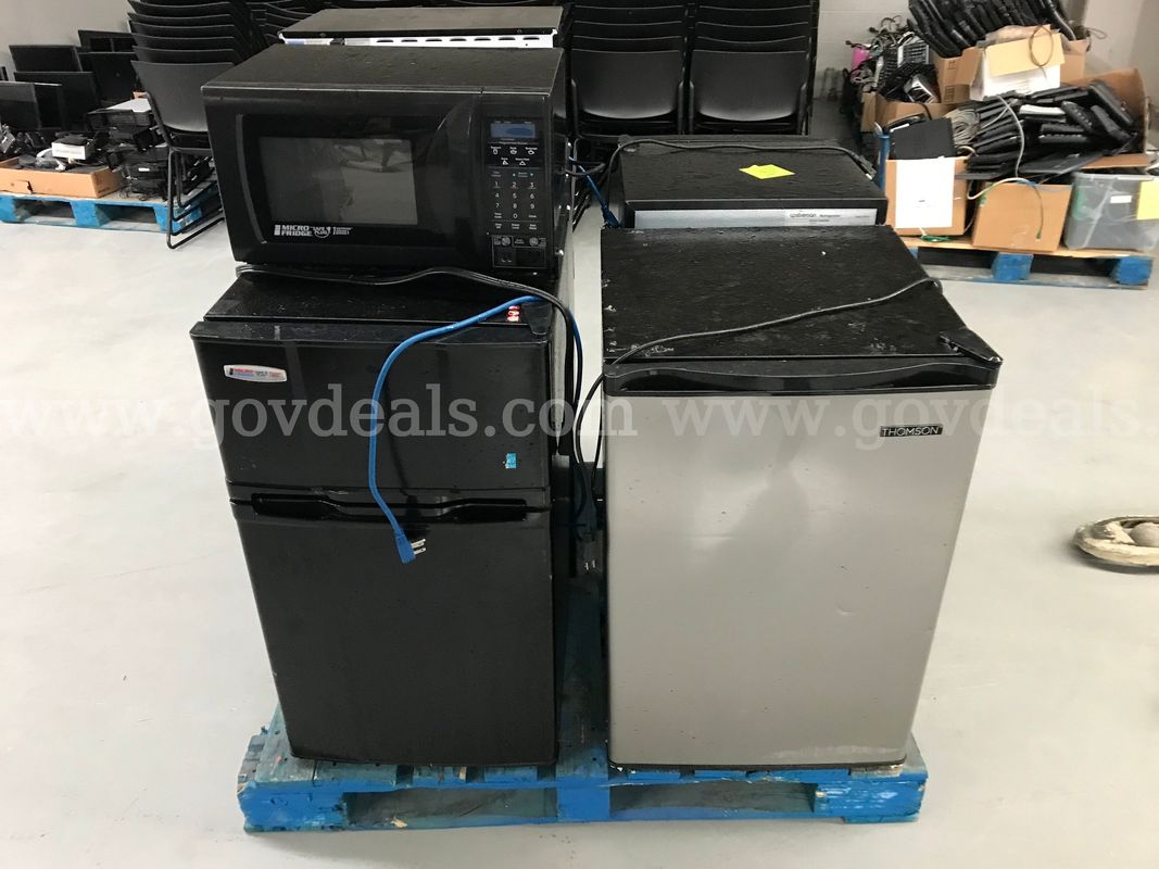 Pallet of Mini Fridges & Microfridges