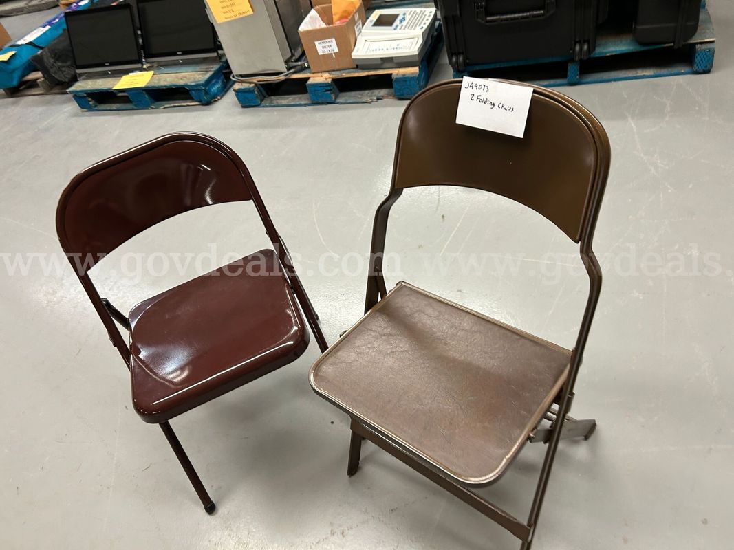 2 folding Chairs