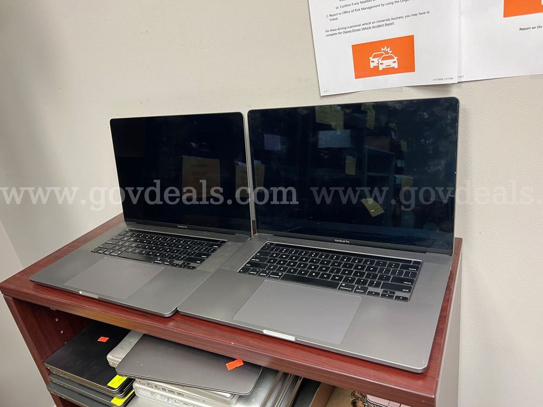 2 Macbook Pros **No Motherboard/HDD/SSD-For Parts/Repair