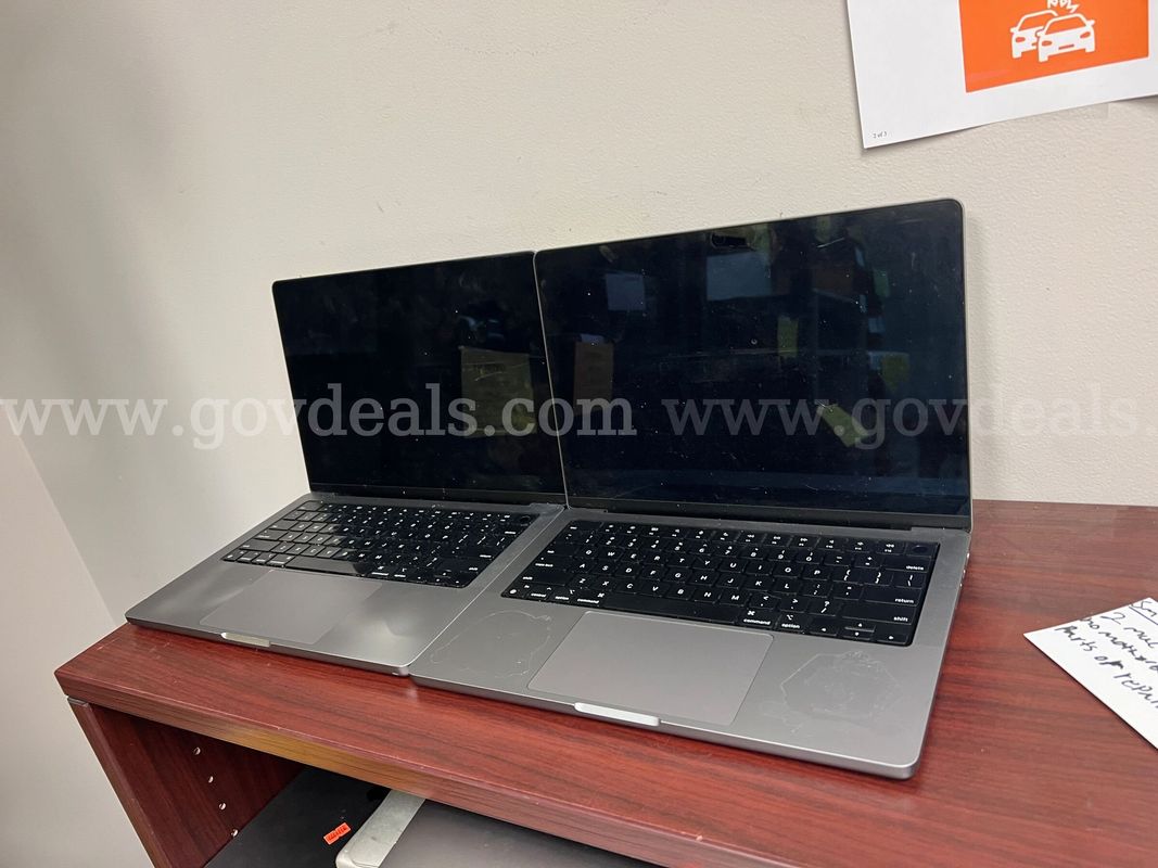 2 Macbook Pros **No Motherboard/HDD/SSD-For Parts/Repair