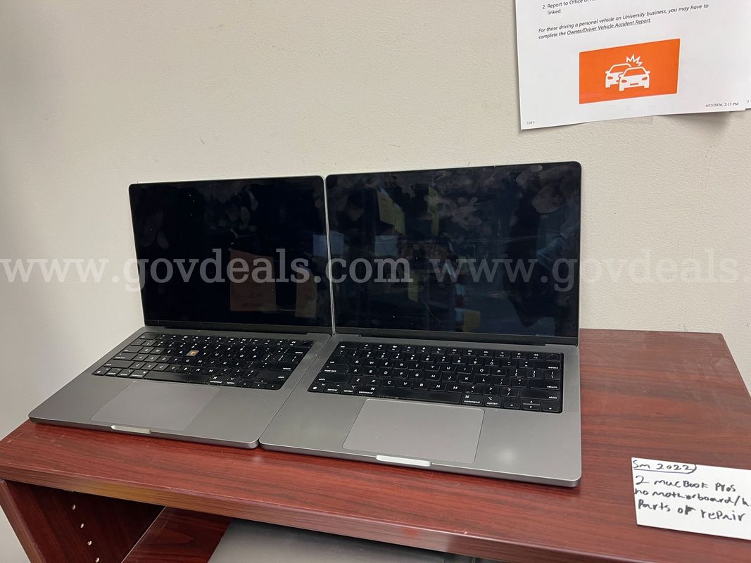 2 Macbook Pros **No Motherboard/HDD/SSD-For Parts/Repair