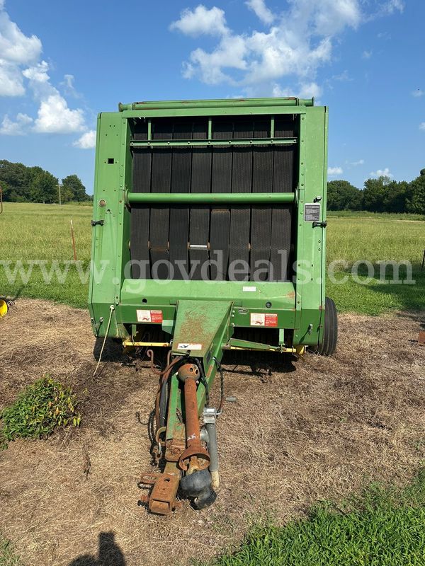 John Deere Round Hay Baler 530
