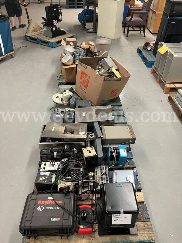 3 Pallets Assorted Lab equipment