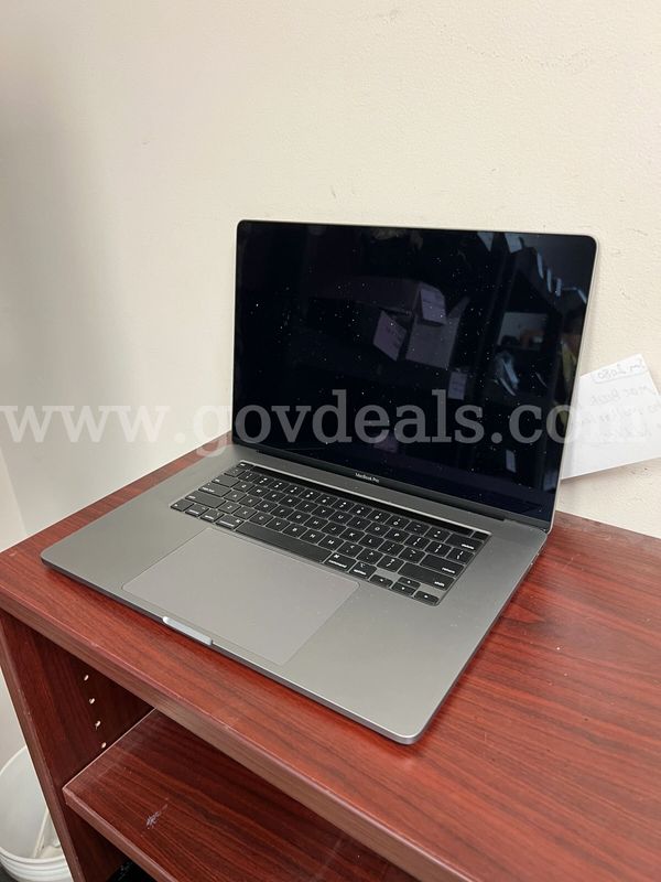 MacBook Pro **NO HDD/SSD or Motherboard