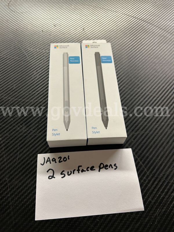 2 Microsoft Surface pens