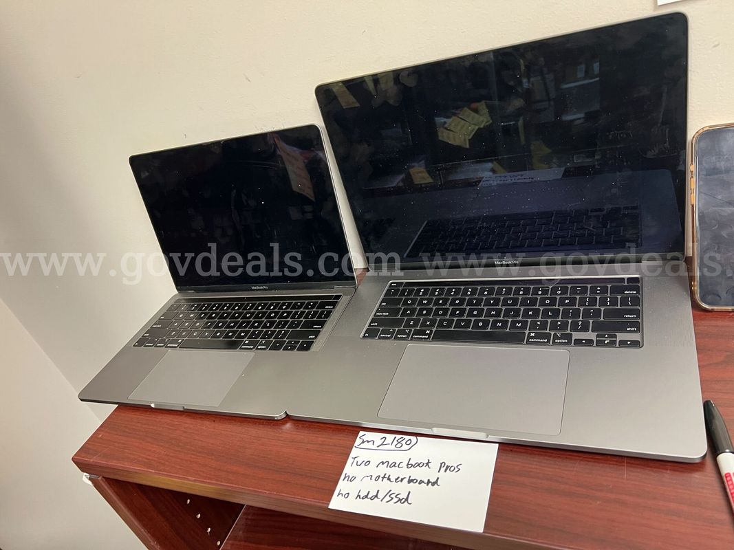 2 MacBook Pros **NO HDD/SSD or Motherboard