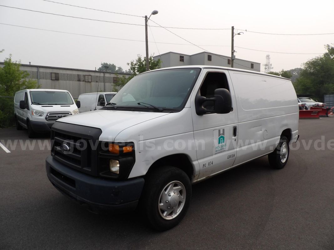 2013 Ford Econoline *Low Miles*