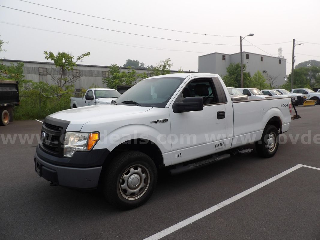 2013 Ford F-150 XL 4WD - with functional tailgate