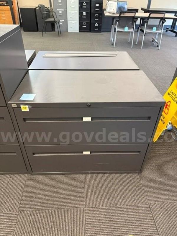 (1) 2 Drawer Lateral File Cabinet Without Key