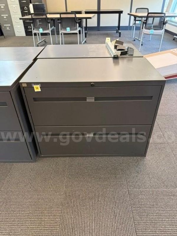 (1) 2 Drawer Lateral File Cabinet With Key