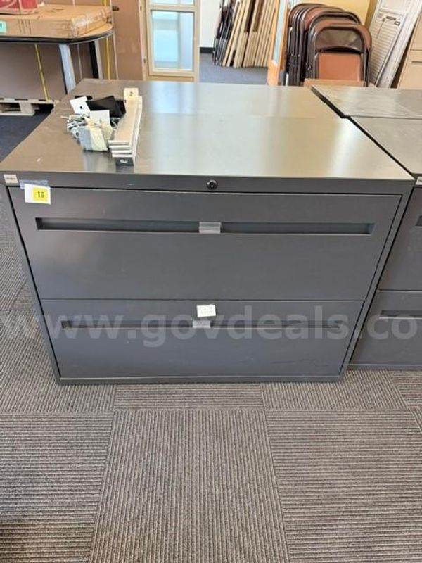 (1) 2 Drawer Lateral File Cabinet Without Key