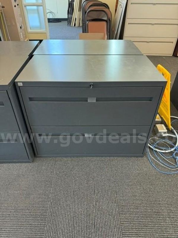(1) 2 Drawer Lateral File Cabinet with Key