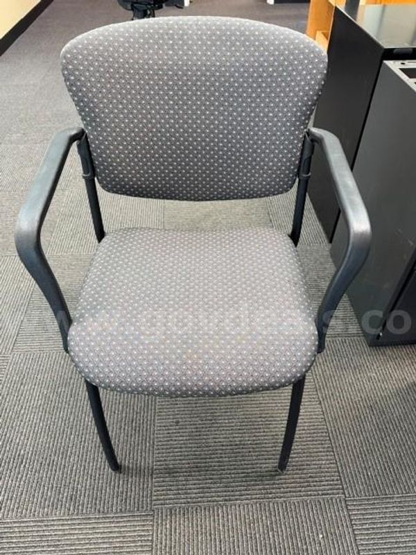 (1) Visitor Chair