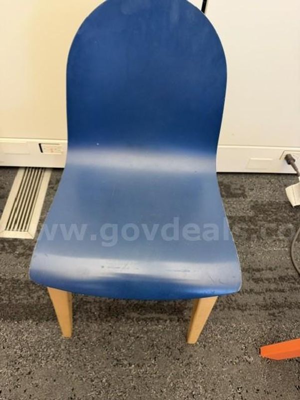 (1) Blue children's chair