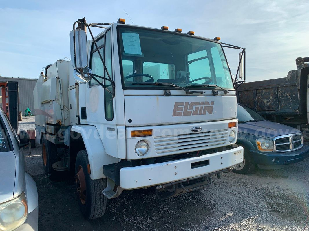 2004 Sterling SC8000