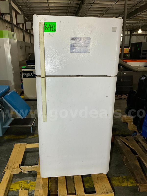 Refrigerator