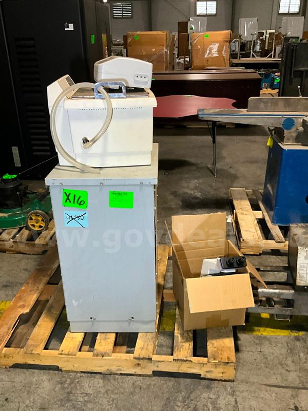 Lab Equipment (4 pcs)
