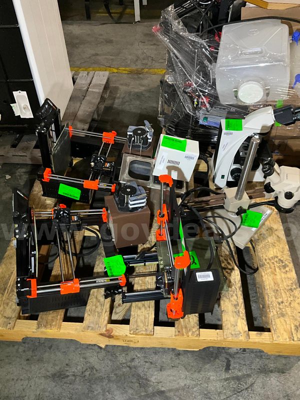 Lab Equipment (8 pcs)