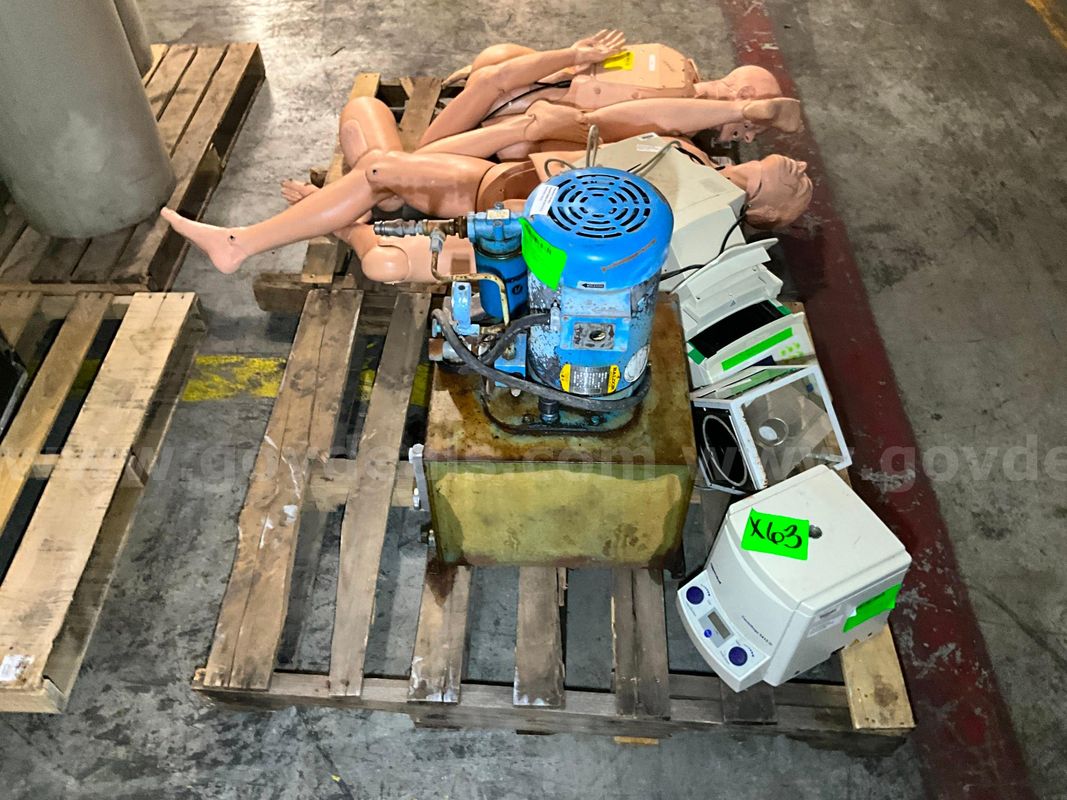 Lab Equipment (4 pcs)