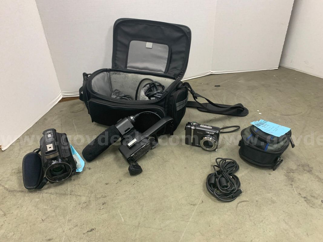CAMERA EQUIPMENT (2PCS)