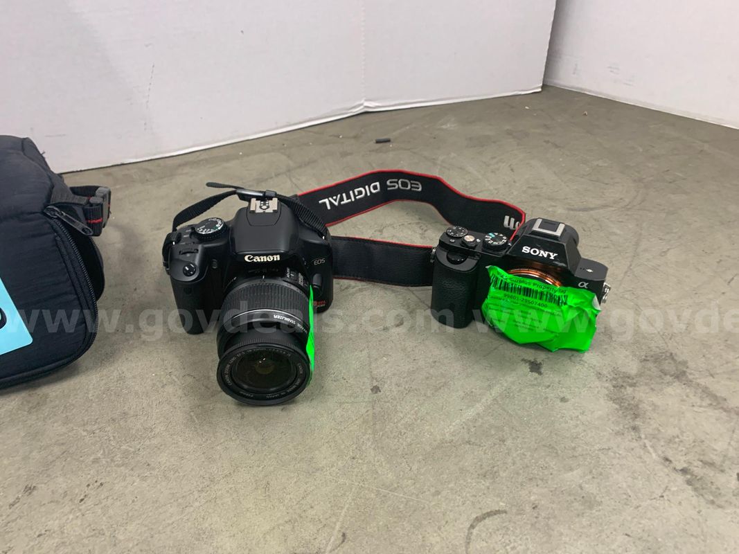 CAMERA EQUIPMENT (2PCS)