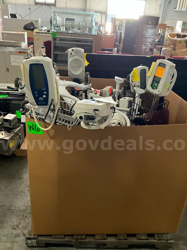 Medical Equipment (8 pcs)