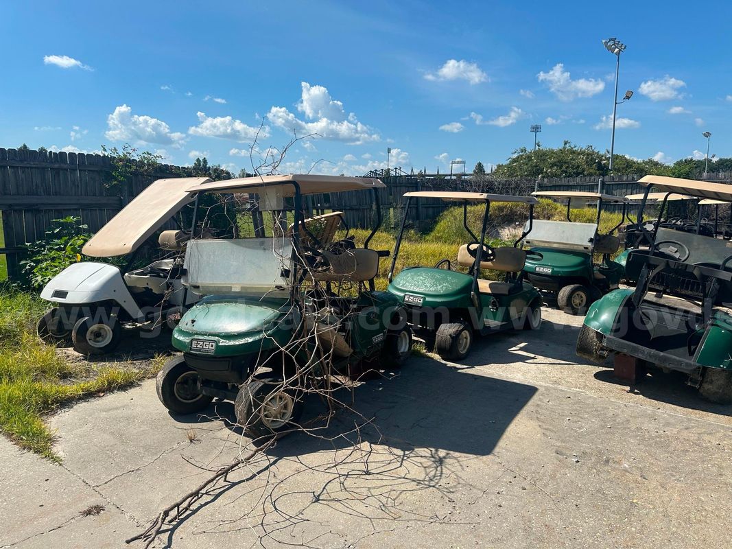 1 Lot of 35 Golf Carts