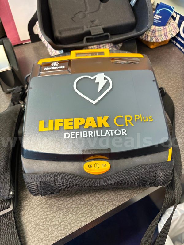 Medtronic CR Plus Defibrillator
