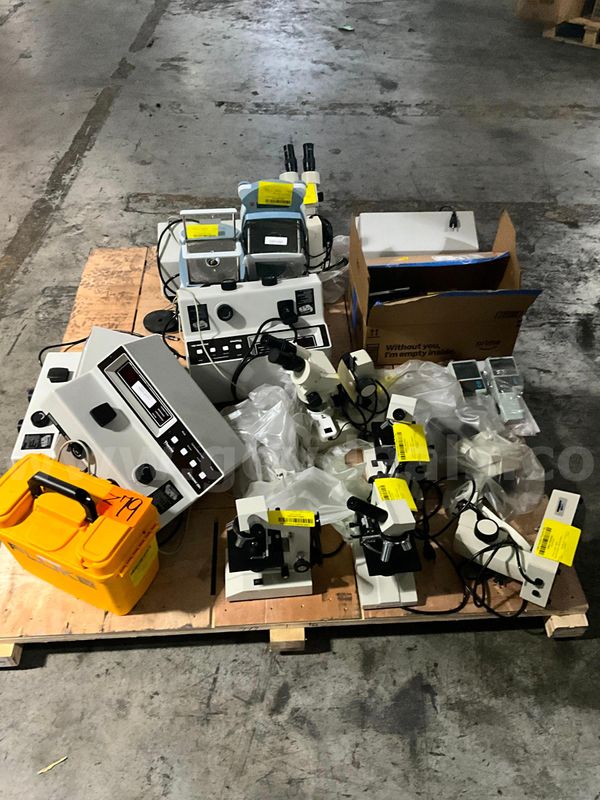 Lab Equipment (17 pcs)