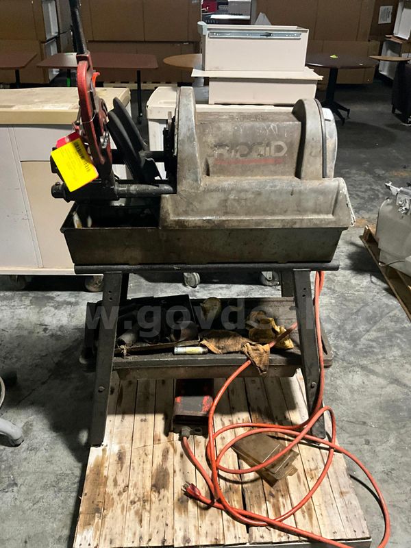 Pipe Threading Machine