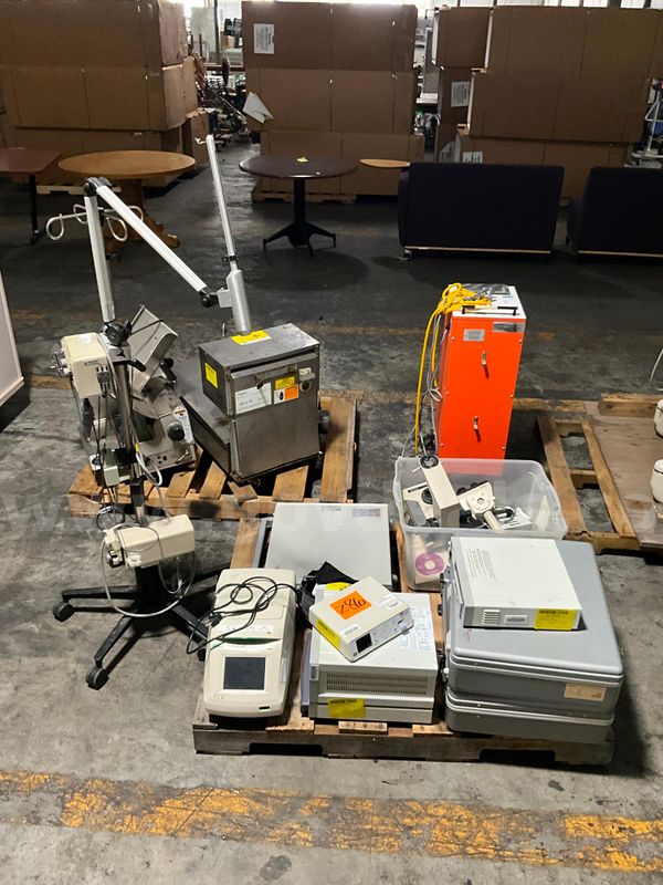 Lab Equipment (9 pcs)