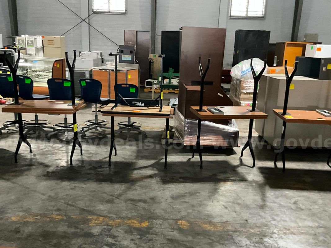 Desk (8 pcs)