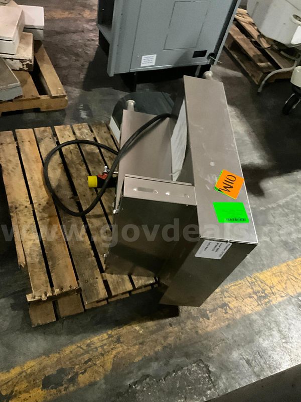 Kitchen Equipment (2 pcs)