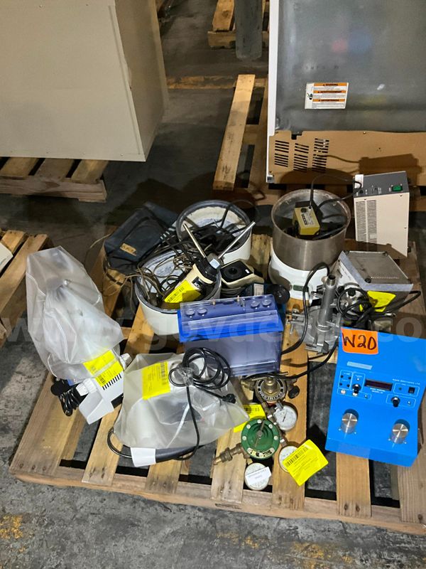 Lab Equipment (12 pcs)