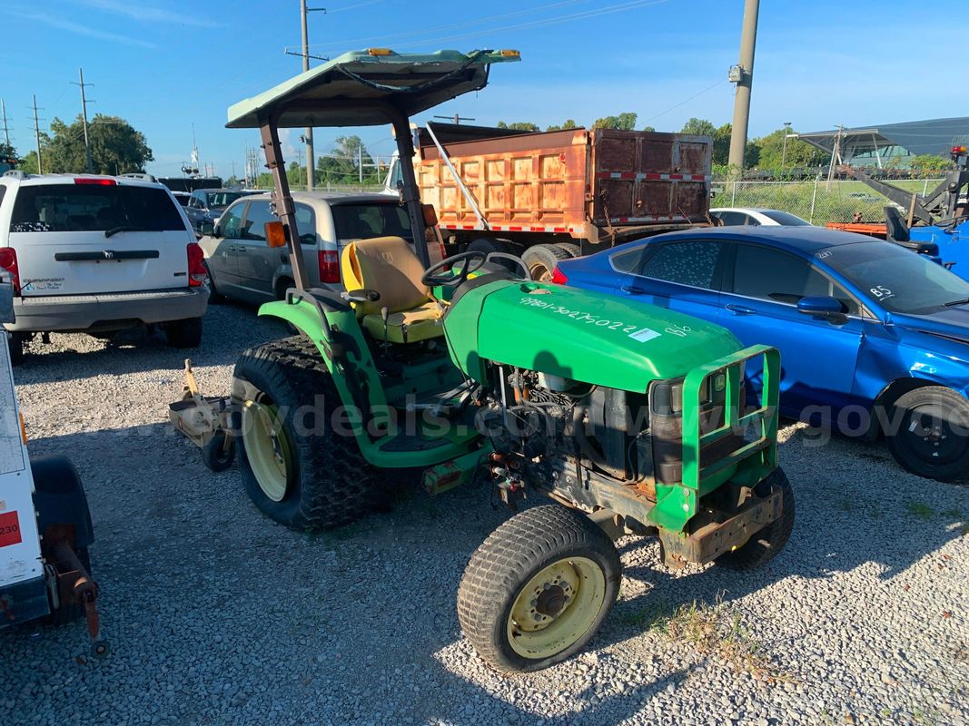 JOHN DEERE TRACTOR
